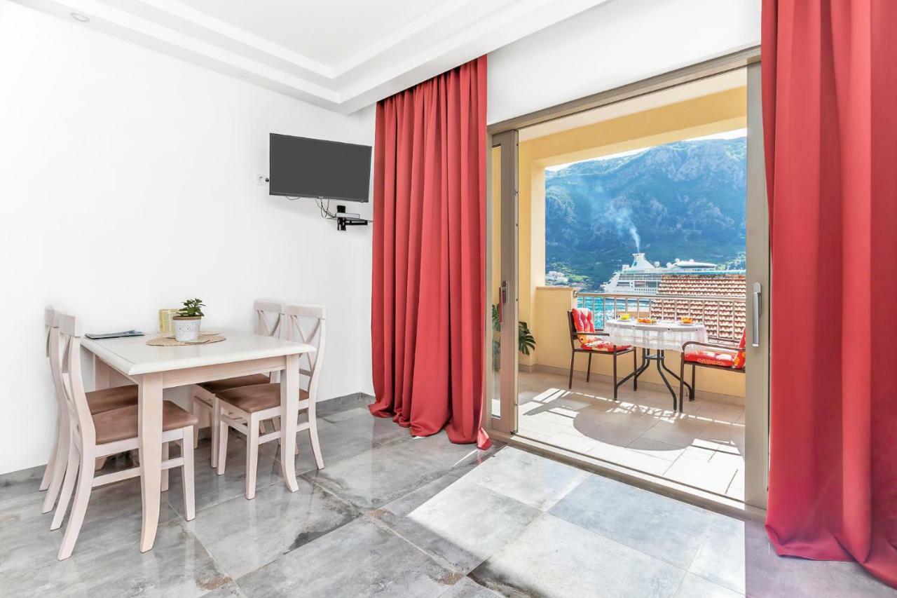 Apartments Castello Kotor Eksteriør bilde